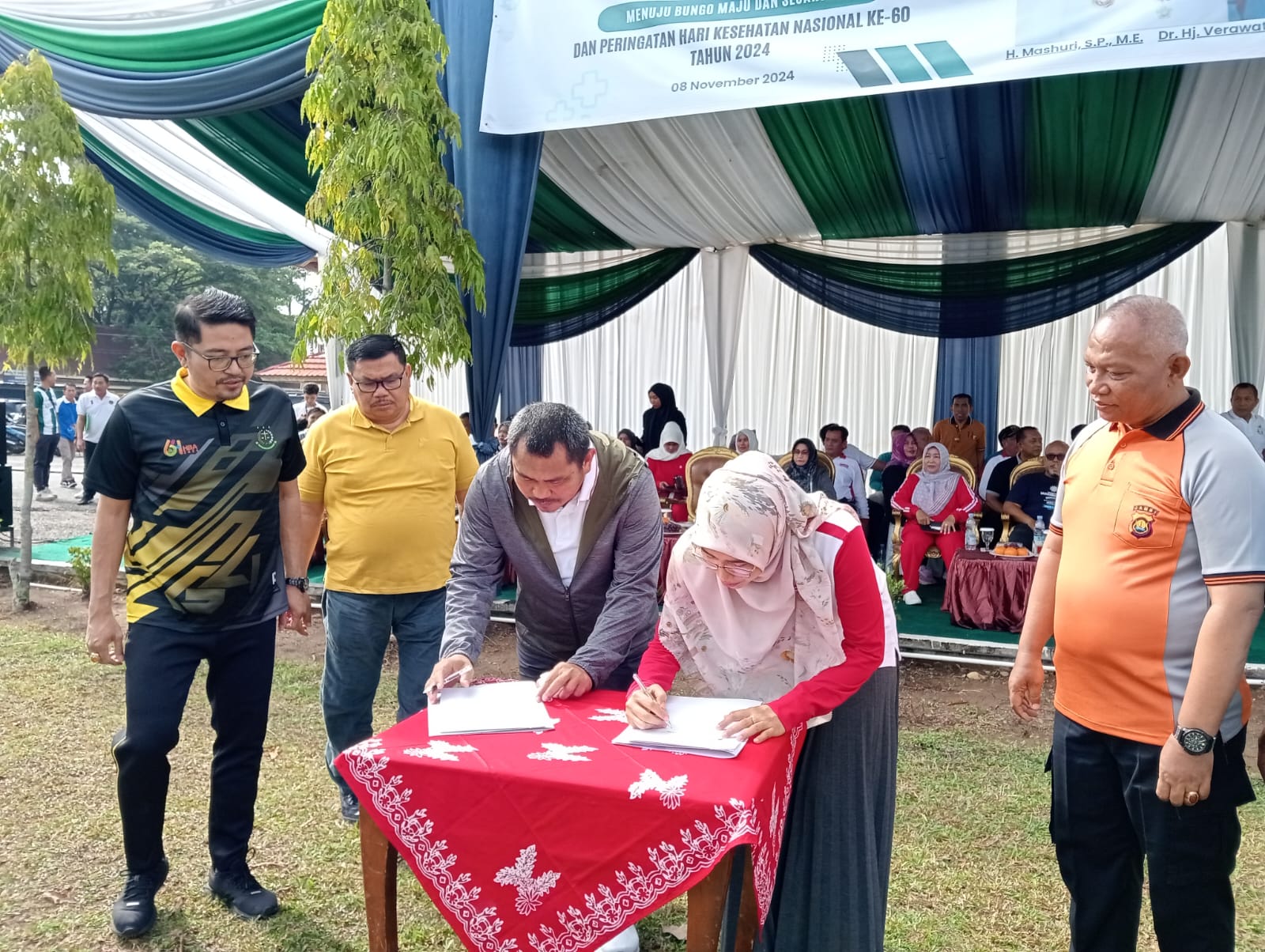 Bupati Bungo H. Mashuri melakukan penandatanganan Mou Kerjasama 